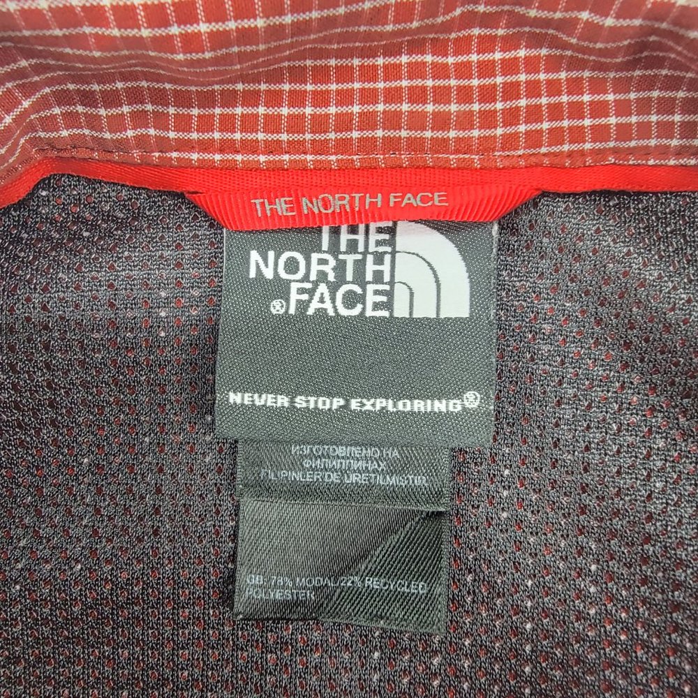 The North Face Men's Short Sleeve Button-Down Shirt in Dusty Red Microcheck - Picture 4 of 7